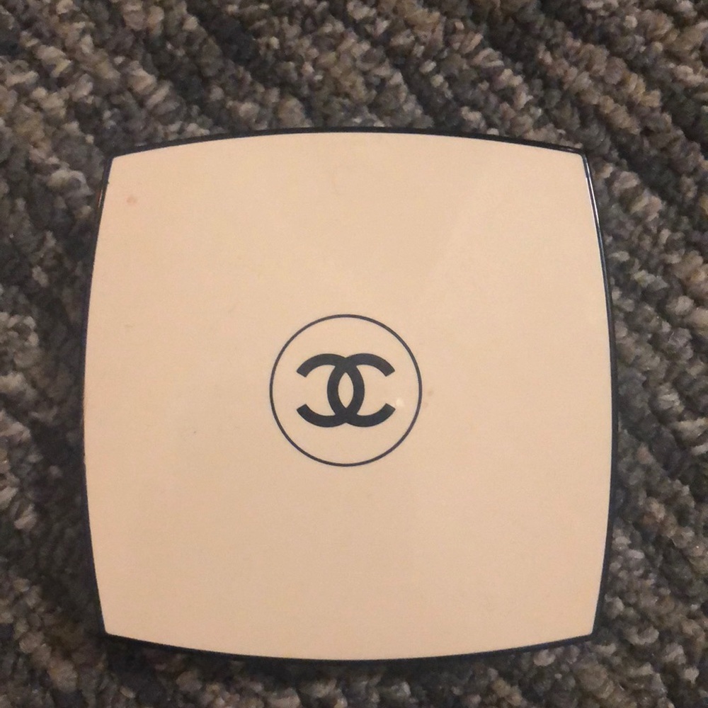 Chanel les beige healthy glow